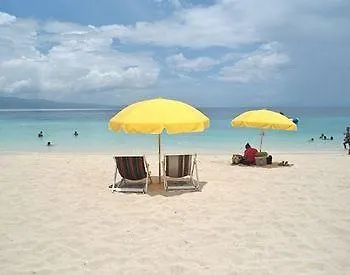 Skymiles Beach Suite 몬테고 베이 0*,